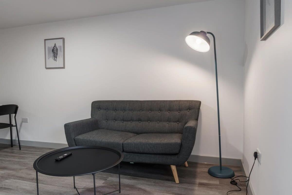Modern 1 Bed Apartment In Liverpool Centre Exterior photo
