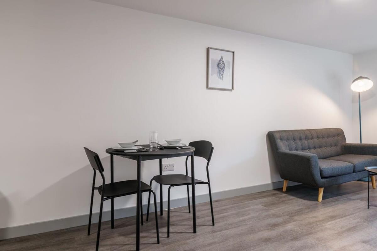 Modern 1 Bed Apartment In Liverpool Centre Exterior photo